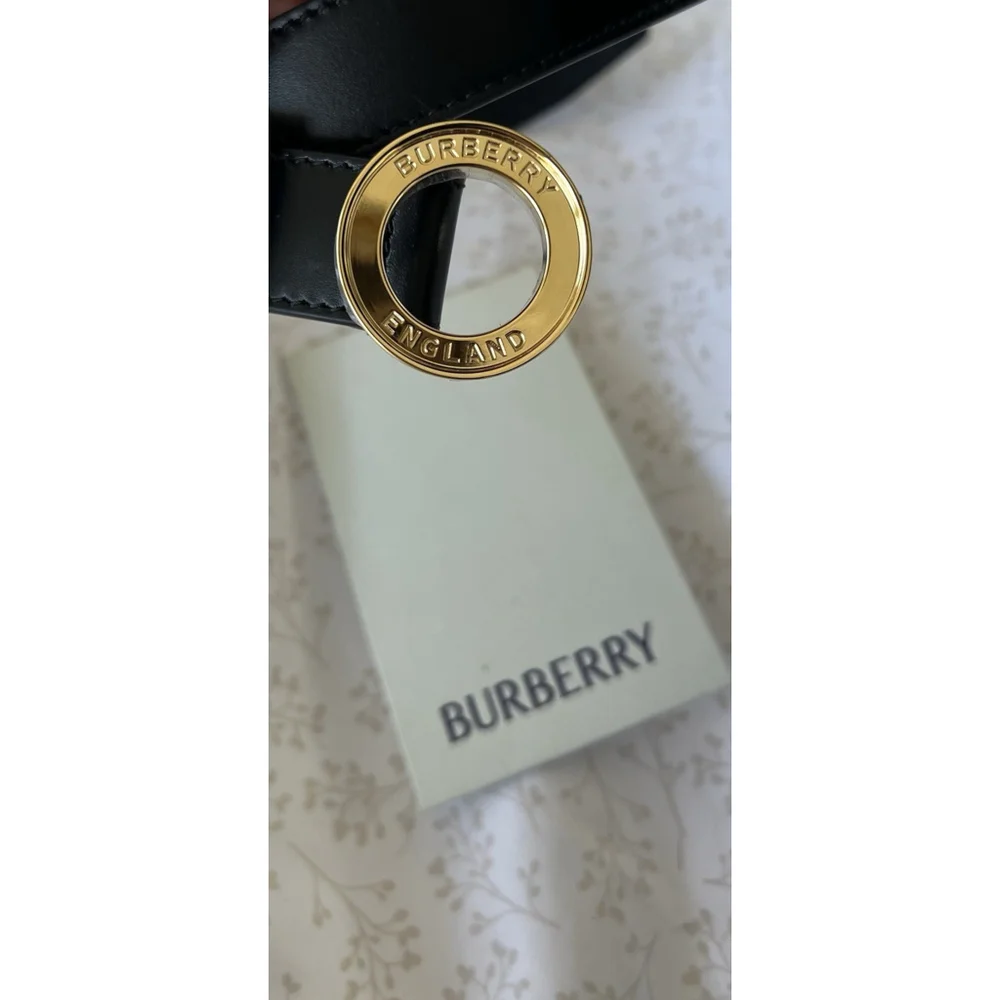 NWD Burberry Black Belt Gold Circular Logo Buckle Classic Women’s Size Small
